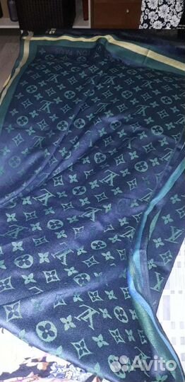 Шарфы и палантины новые