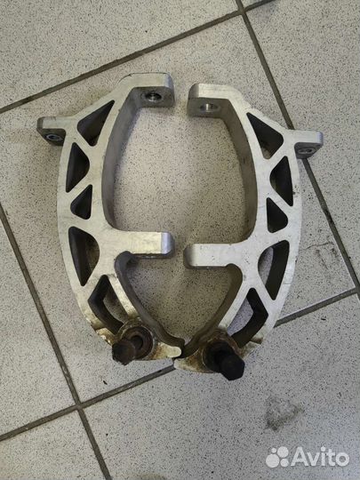 Кулак поворотный BRP ski-doo MXZ Renegade 1000