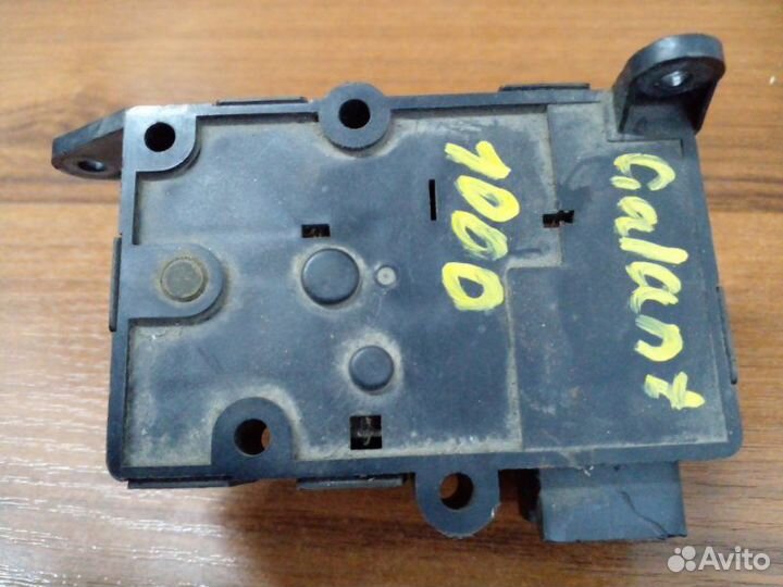 Моторчик привода заслонок отопителя Mitsubishi