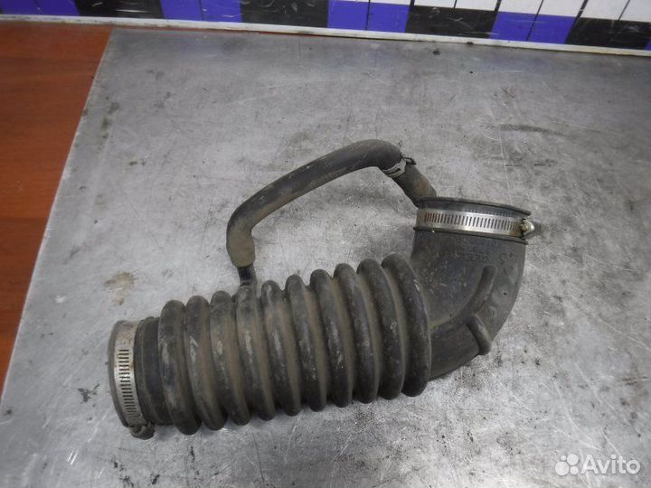 Патрубок воздушного фильтра Geely Emgrand X7 2.0