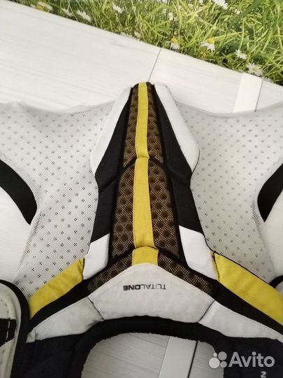 Нагрудник хоккейный Bauer total one mx3