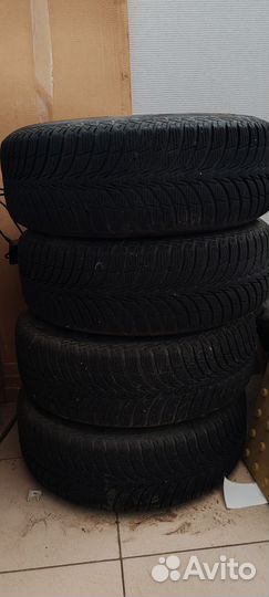 Goodyear UltraGrip Ice+ 215/65 R16 98T