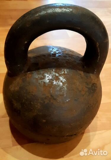 Гиря 32 кг. чугунная СССР