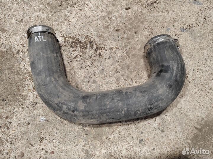 Патрубок интеркулера Volkswagen Touareg 3 2019