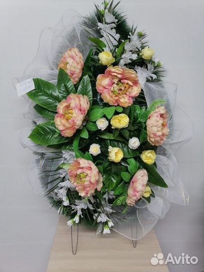 Ритуальные венки и корзинки