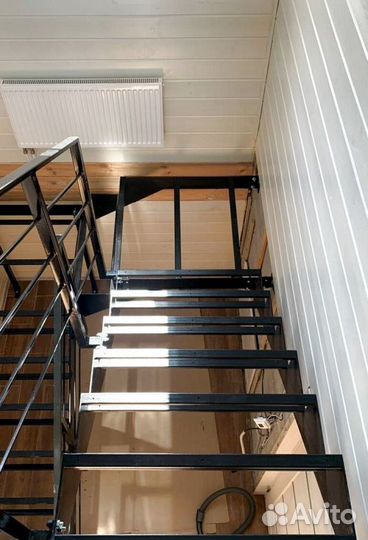 Лестница с забежными ступенями под ключ