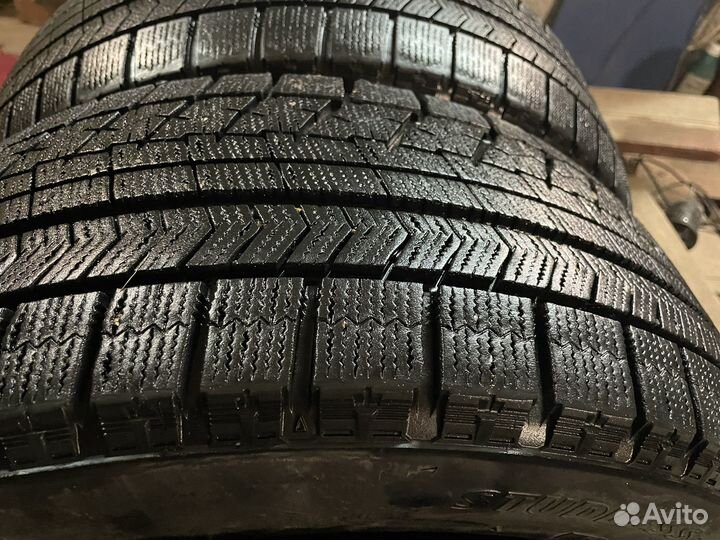 Bridgestone Blizzak VRX 225/50 R17