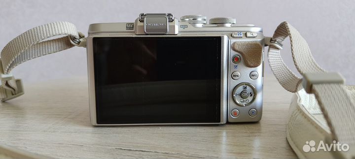 Olympus PEN E-PL8 Kit