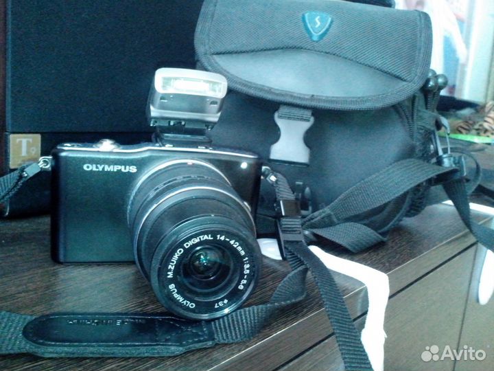 Olympus PEN E-PM1 черный + 14-42 II R Kit
