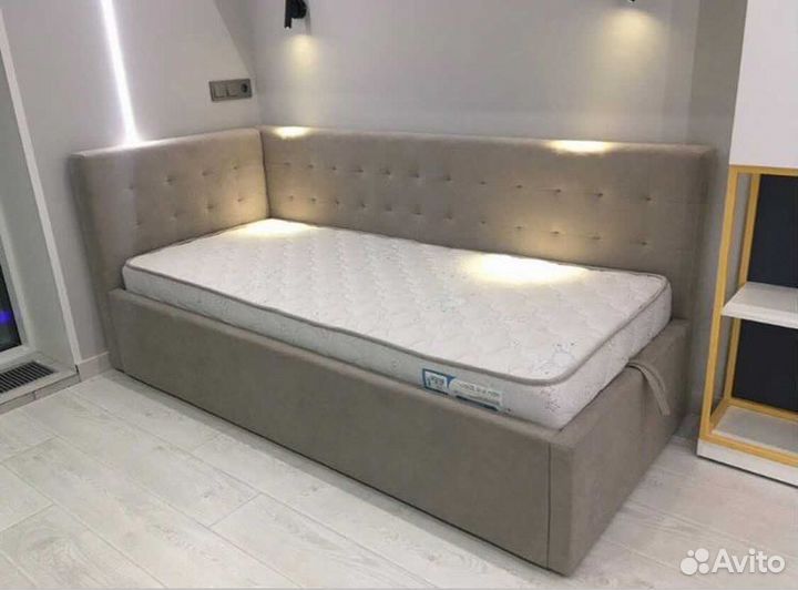 Кровать подростковая мягкая