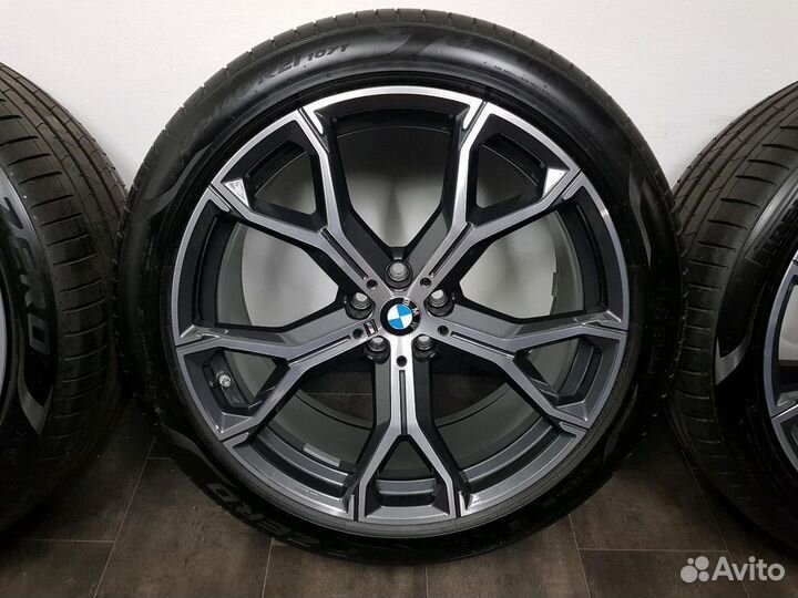 Pirelli P Zero 275/40 R21 и 315/35 R21