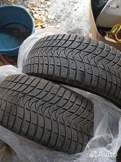 Michelin Agilis 61 Snow-Ice 215/50 R17 49G