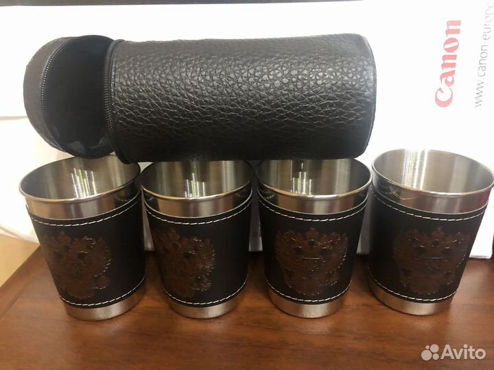 Фляжка и рюмки