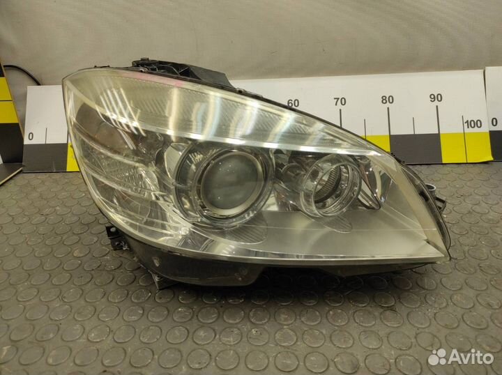 Фара правая Mercedes-Benz C-Class