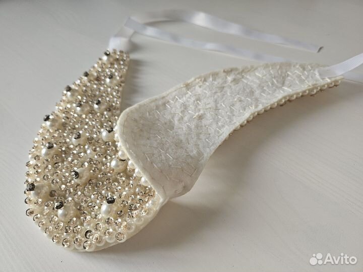 Воротник декоративный белый с бусинами