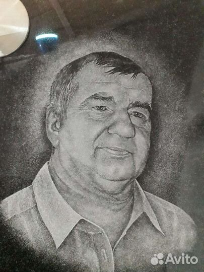 Памятники, скульптуры из природного камня