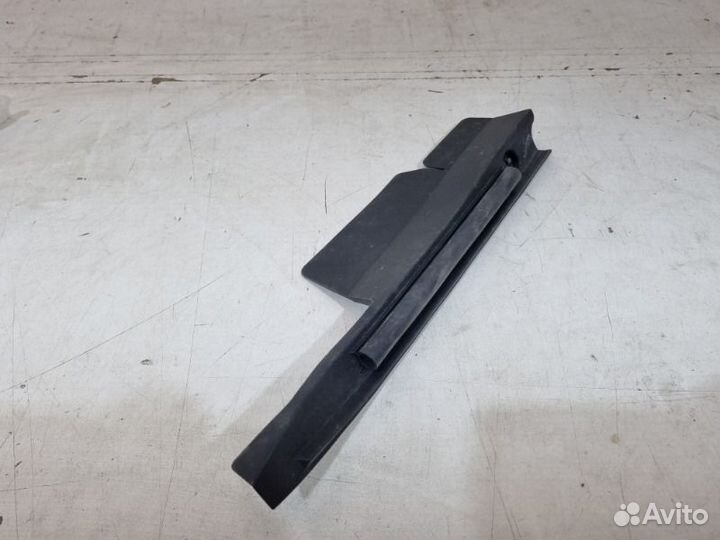 Пыльник крыла передний правый Toyota Rav4 50