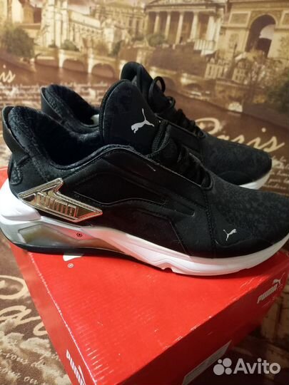 Кроссовки женские