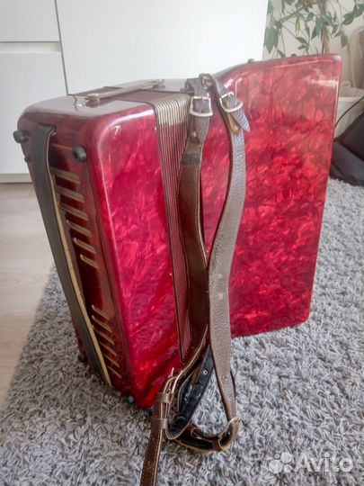 Аккордеоны, гармони, баяны