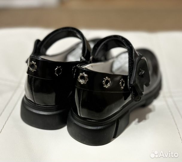Туфли для девочки 29 р-р