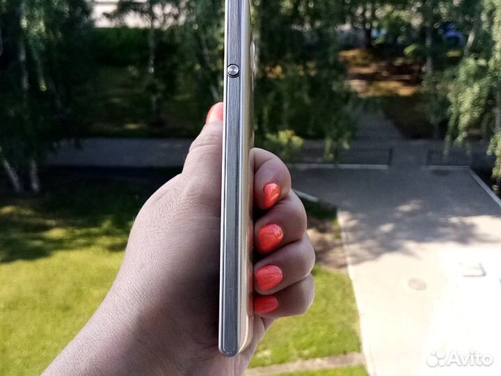 Sony Xperia V, 8 ГБ