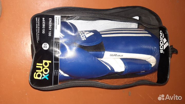 Боксерские перчатки 10 oz adidas