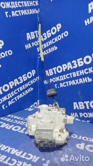 Задний правый замок двери Audi A6C6 седан ASN 2005