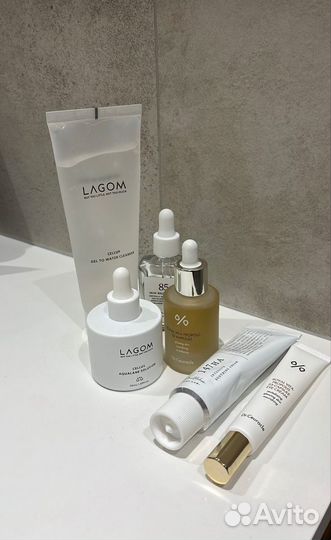 Косметика уходовая и декоративная