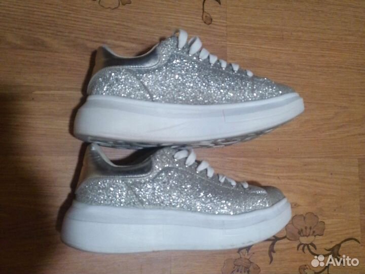Кроссовки для девочки