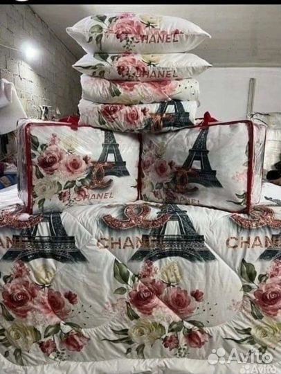 Комплект одеяло подушки и простынь