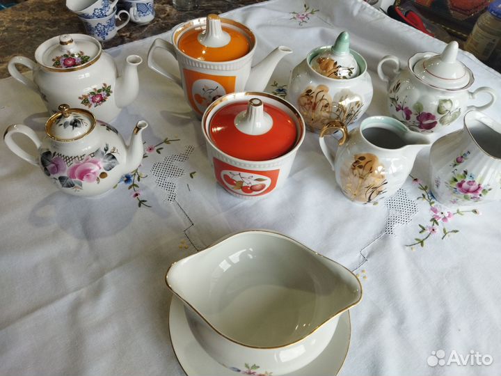 Чайник для заварки, сахарницы, молочники и соусник