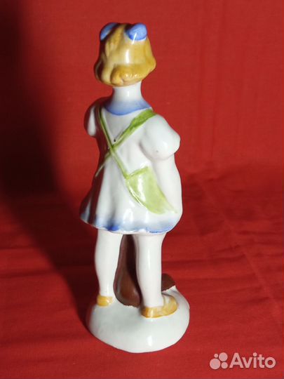 Статуэтка Девочка с мишкой. Бронницкий