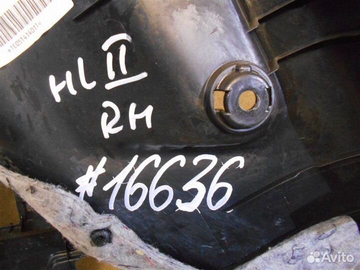 Обшивка багажника - боковая обивка правая Toyota