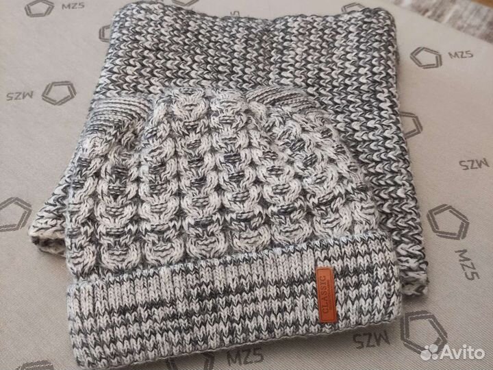 Комплект шапка и снуд