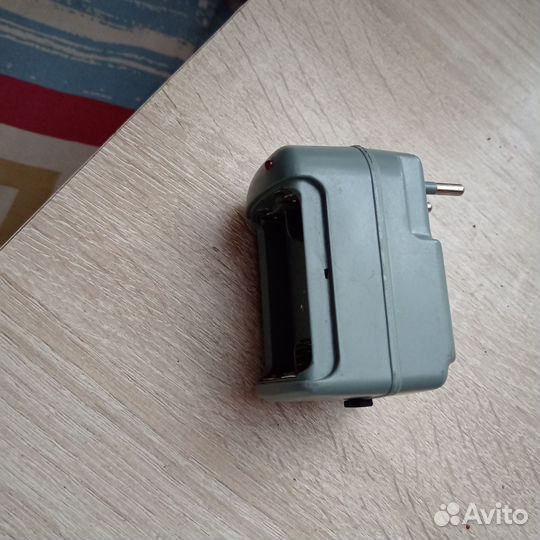 Зарядное устройство