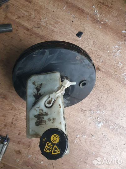 Вакуумный усилитель с гтц Ford Focus 2