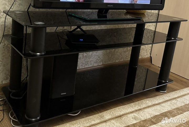 Стеклянная тумба под тв