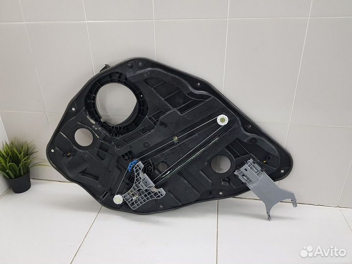 Стеклоподъемник задний левый (Kia Seltos)