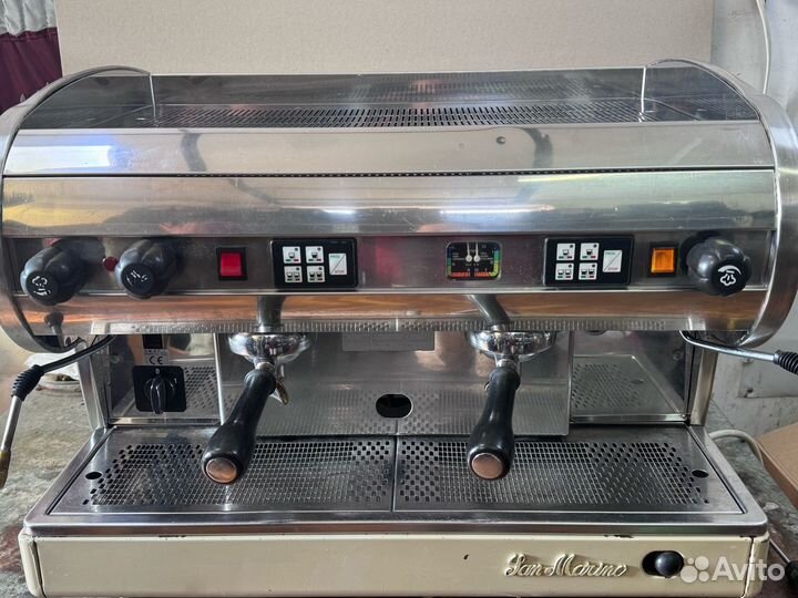 Двухгруппная итальянская кофемашина San Marino