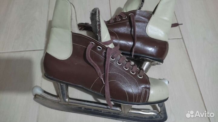 Коньки хоккейные 270