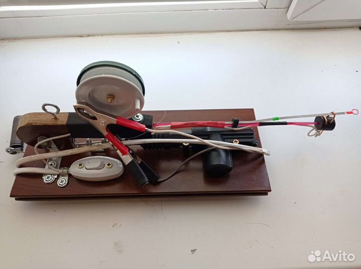 Самоподсекающая зимняя удочка