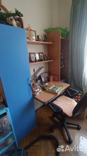 Компьютерный стол и шкаф