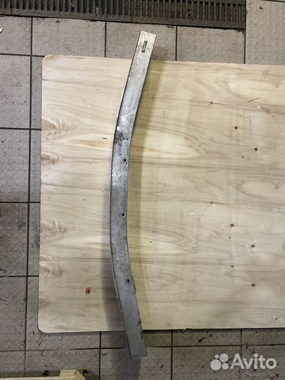 Усилитель переднего бампера Lexus RX450h