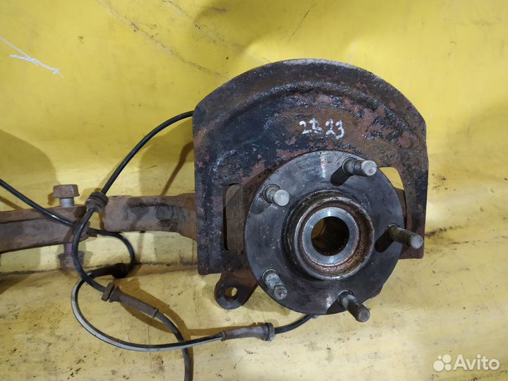 Кулак поворотный передний Nissan Qashqai J10