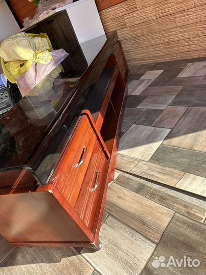 Тумба под телевизор массив