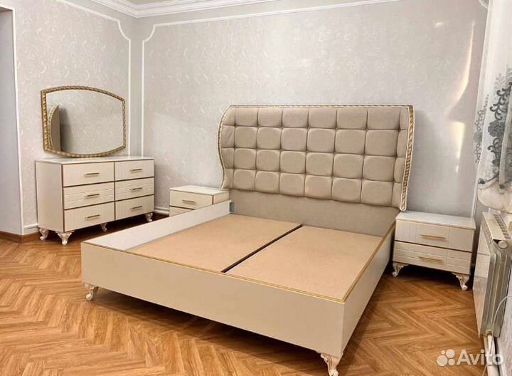 Спальный гарнитур