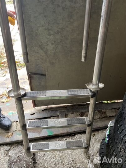 Продам лесницу для бассейна, три ступеньки