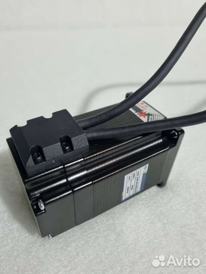 Шаговый двигатель с энкодером