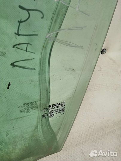 Стекло боковое переднее левое Renault Laguna II