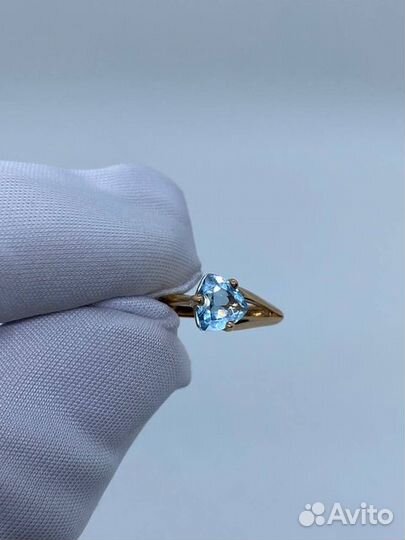 Серьги с синтетическим камнем Золото